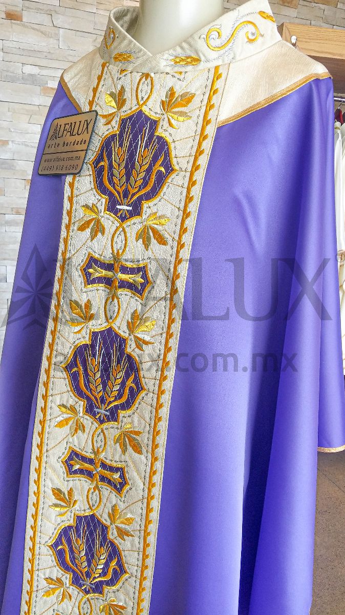 18 CORPUS Morado Lila Brocado CUELLO BORDADO 231